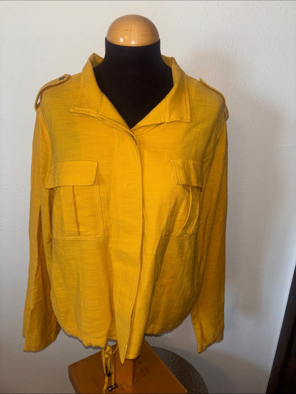 Ellison Button Down Lightweight Top/Jacket size Large